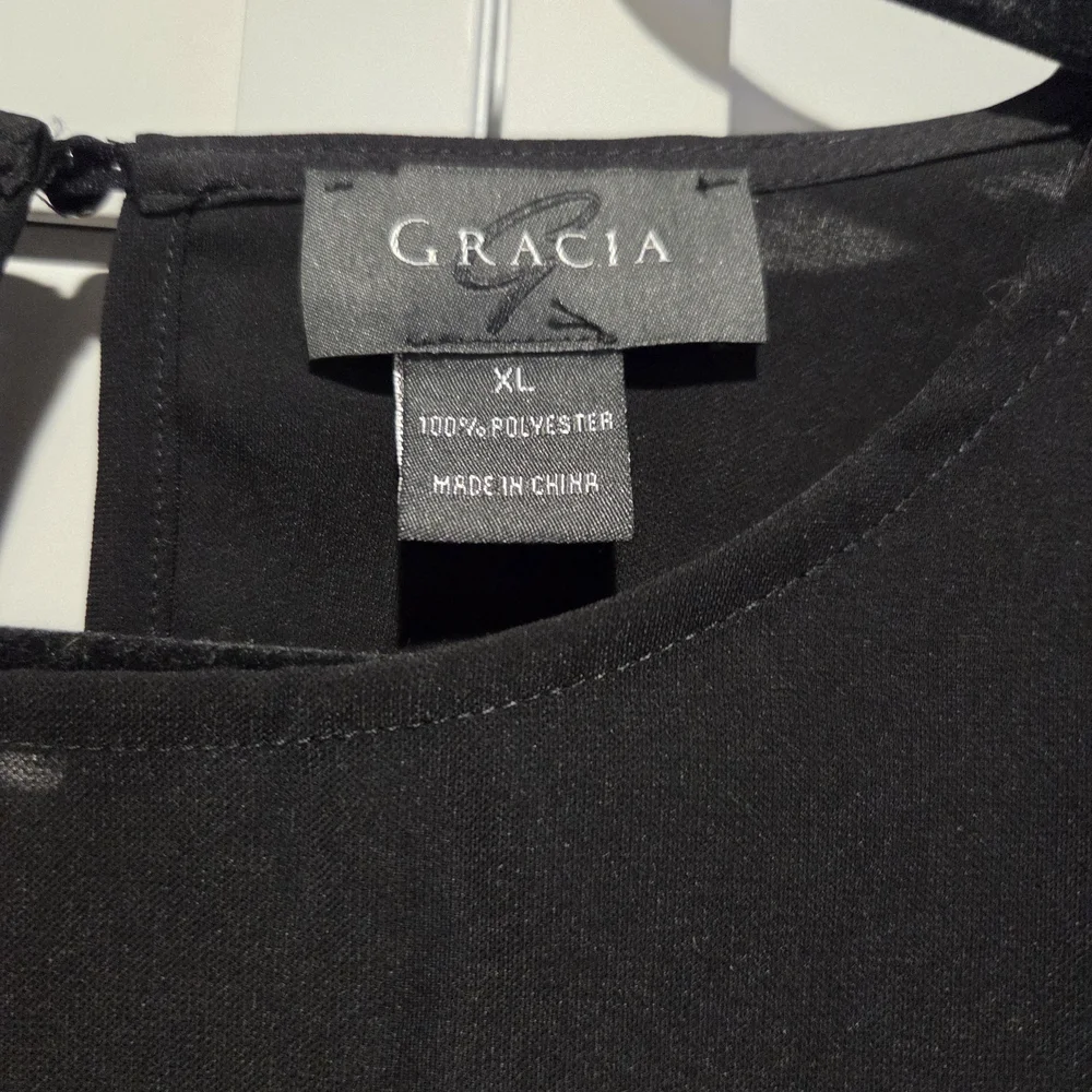 Gracia Black Top with White Accents - Picture 4 of 4